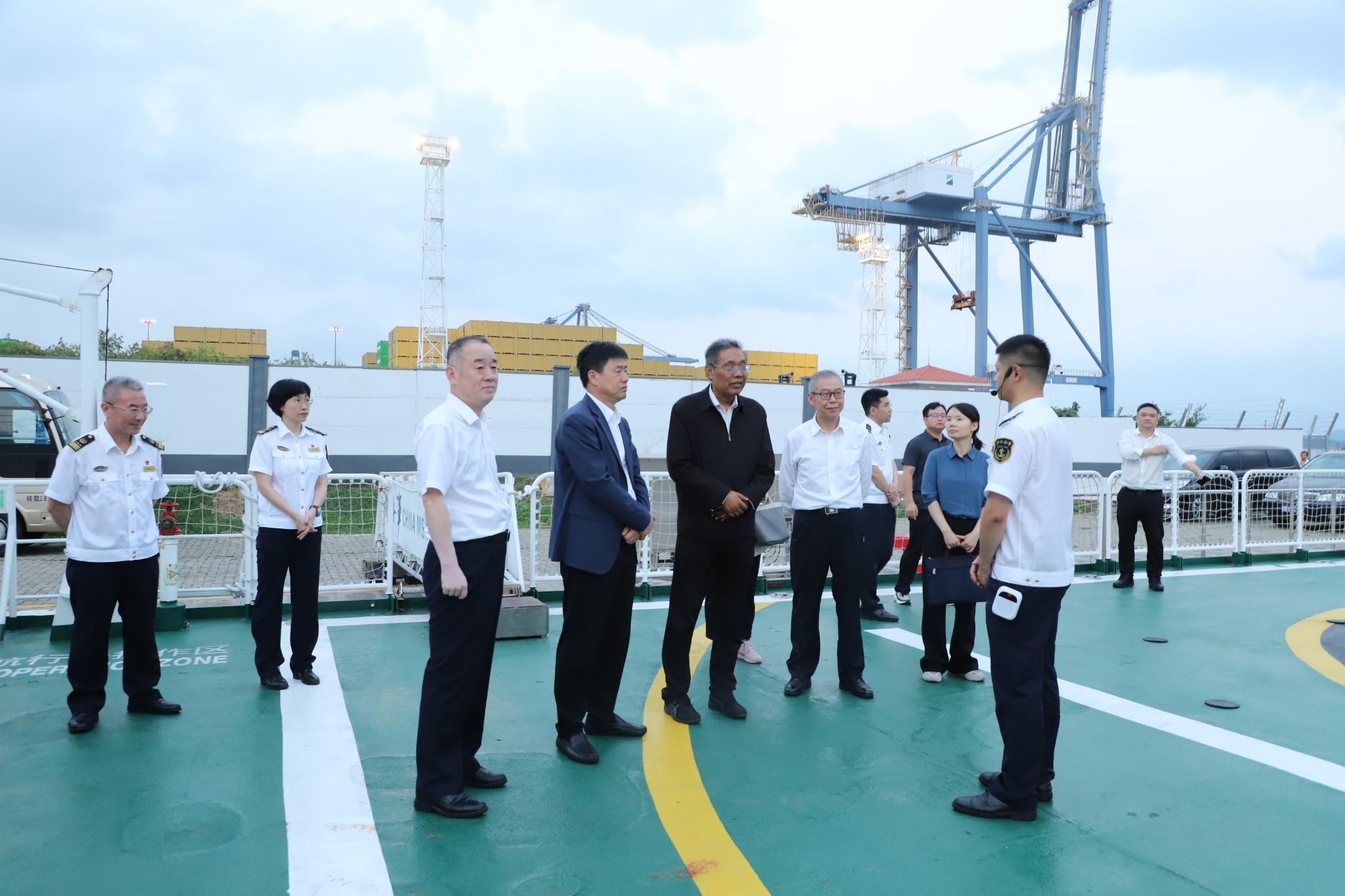 应急管理部到我局“深海01”轮调研指导工作